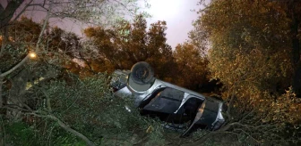 Antakya'da Otomobil İstinat Duvarından Uçtu: 3 Yaralı