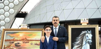 Milli Eğitim Bakanı Yusuf Tekin, Şehit Polis Memuru Hüseyin Gül'ün Oğlu Talha'nın Resim Sergisini Gezdi
