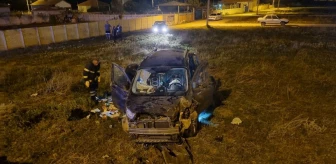 Çorum'da Hafif Ticari Araç ile Otomobil Çarpışması: 1 Çocuk Öldü, 4 Kişi Yaralandı
