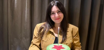 Doğum günü pastası beğenilmediği için eleştirilen Yasemin Sakallıoğlu'ndan cevap geldi