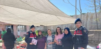 Edirne'de Jandarma Ekipleri Aile İçi Şiddetle Mücadele ve KADES Hakkında Bilgilendirme Çalışması Yaptı