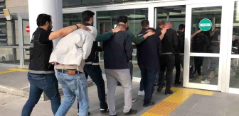 Elazığ'da sokak satıcılarına operasyon: 13 şüpheli adliyeye sevk edildi