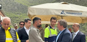 Erzincan Valisi Hamza Aydoğdu, maden ocağındaki toprak kayması sonucu kalan işçilerin ailelerini ziyaret etti