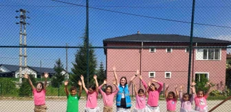 Düzce'de Çalıcuma İlkokulu Öğrencileri 23 Nisan'ı Coşkuyla Kutladı