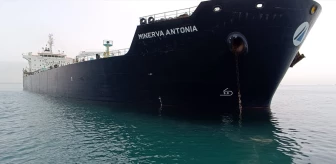 İskenderun Körfezi'nde Yunanistan bayraklı ürün tankeri karaya oturdu