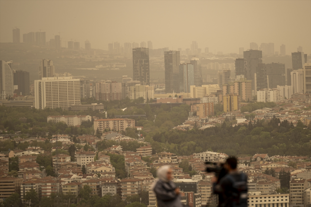 Güneyden Gelen Toz Bulutları Türkiye'yi Etkisi Altına Aldı