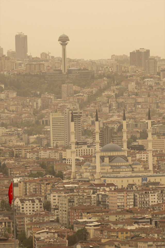 Güneyden Gelen Toz Bulutları Türkiye'yi Etkisi Altına Aldı