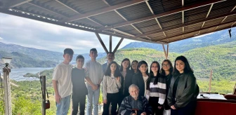 Oğuzlar Çok Programlı Anadolu Lisesi Öğrencileri 92 Yaşındaki Abdullah Hastaoğlu'nu Ziyaret Etti