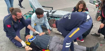 Aksaray'da Otomobil ile Elektrikli Bisiklet Çarpıştı: Yaşlı Çift Yaralandı