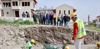 Sivas Belediye Başkanı Adem Uzun Kale Projesi'ni İnceledi