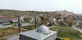 Ermeniler Kars'ta Türkleri diri diri yakarak Ulu Camii'yi iz bıraktı