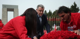 Gençlik ve Spor Bakanı Osman Aşkın Bak, Çanakkale'de Vefa Yürüyüşü'nde konuştu