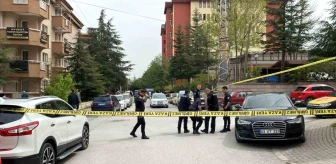 Afyonkarahisar'da adliye önünde yaşanan kavgada 2 kişi yaralandı