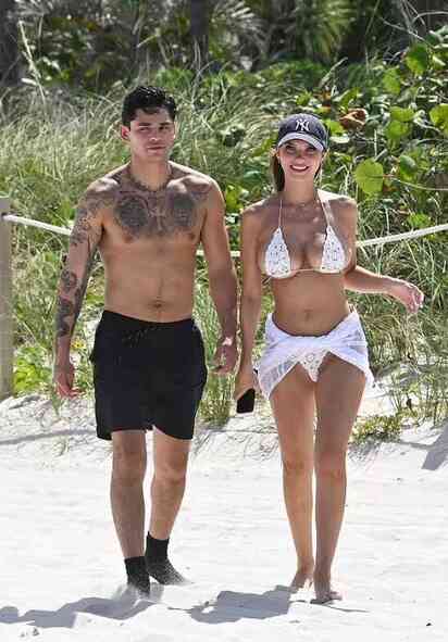 Bir hafta önce nişanlandığını duyuran Amerikalı Boksör Ryan Garcia, Miami'de bir modelle el ele görüntülendi