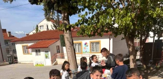 Bozüyük Saffet Şeker İlkokulu'nda 'Minik Eller, Büyük Hayaller' Etkinliği Düzenlendi