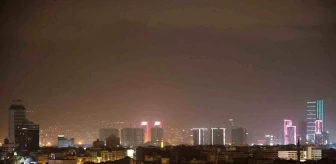 İzmir'de Çöl Tozu Bulutu Etkisini Gece de Sürdürüyor