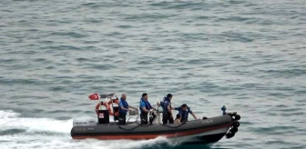 Antalya'da Falezlerde Mahsur Kalan Genç Kız Deniz Polisi Tarafından Kurtarıldı