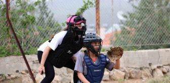 Fethiye'de Okul Sporları Türkiye Softbol Şampiyonası Başladı