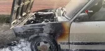 Gazipaşa'da park halindeki otomobil alev aldı
