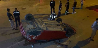 İzmit'te otomobil takla attı, 3 kişi yara almadan kurtuldu