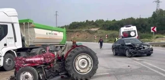 İznik'te Traktör ile Otomobil Çarpıştı: 3 Yaralı