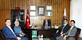 Atatürk Üniversitesi Rektörü Yeşilay ve Kızılay Kan Merkezi temsilcileriyle bir araya geldi