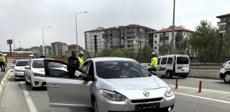 Aksaray'da çocuğa otomobil çarptı, ağır yaralandı