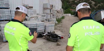 Amasya'da motosiklet kaza yaptı, yaralılar hastaneye kaldırıldı