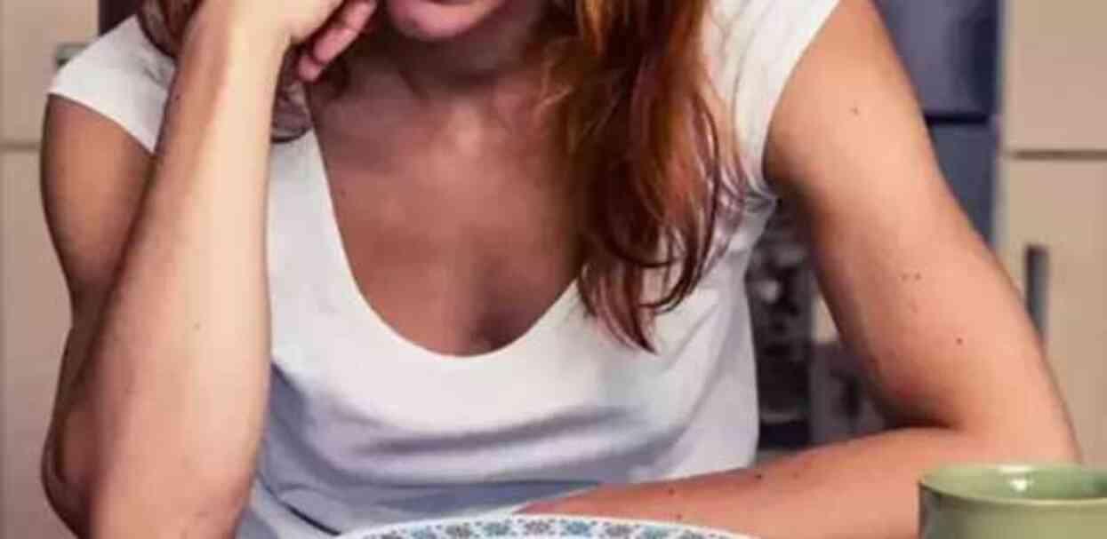 ANOREKSİYA NEDİR? Nihal Candan'ın hastalığı anoreksiya ne, belirtileri neler?