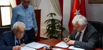 Bolu'da hayırsever iş insanı tarafından bağışlanan bina Sosyal Hizmet Merkezi olarak kullanılacak