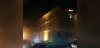 Fatih'te 4 Katlı Binada Çıkan Yangında 2 Kişi Dumandan Etkilendi