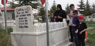 Görevi başında öldürülen veteriner hekim Volkan Lale, meslektaşlarınca kabri başında anıldı