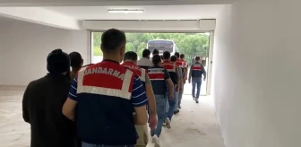 İzmir'de DEAŞ Operasyonunda 8 Kişi Tutuklandı