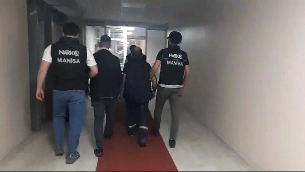 Manisa'da yapılan uyuşturucu operasyonunda 13 kişi tutuklandı