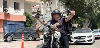 Adana'da Motosiklet Tutkunu Özay Altun, Motosikletine Taktığı Dağ Keçisi Boynuzu ile İlgi Odağı Oldu