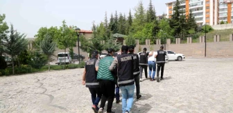 Elazığ'da Tefecilik Operasyonu: 2 Kişi Tutuklandı
