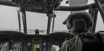 Kara Havacılık Komutanlığı Pilotları CH-47 Chinook Helikopterleriyle Görev Yapıyor