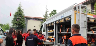 Düzce Gazi Mustafa Kemal İlk ve Ortaokulu'nda afet durumunda sahada görev alan ekipler tanıtıldı