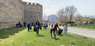 Ardahan'da tarihi kale ve çevresi temizlendi