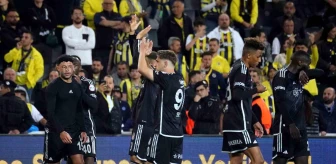 Beşiktaş, Fenerbahçe'ye 2-1 kaybederek sezonu derbi galibiyeti alamadan kapattı