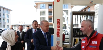 Cumhurbaşkanı Erdoğan Üsküdar'da Akaryakıt İstasyonu Çalışanlarını Ziyaret Etti