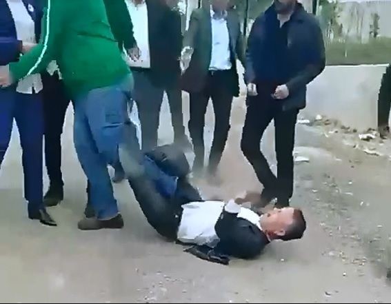 Kendini yerlere atıp yuvarlanan AK Partili meclis üyesi İbrahim Efe, partisinden ve görevinden istifa etti