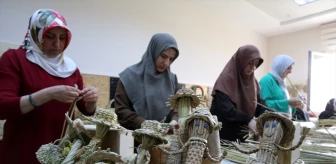 Kadınlar Sultan Sazlığı'ndan oyuncak bebek üretiyor