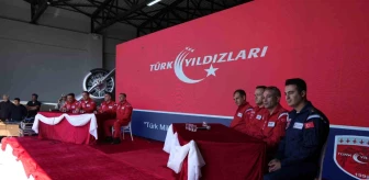 Türk Yıldızları İstanbul Hava Kuvvetleri Müzesi'nde İmza Günü Düzenledi