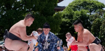 Tokyo'da Naki Sumo Ağlayan Bebek Yarışması Düzenlendi