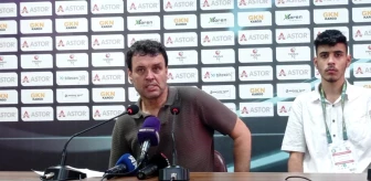 Şanlıurfaspor Teknik Direktörü Cihat Arslan: 'Son maça kalmaz ama kalacak görünüyor'