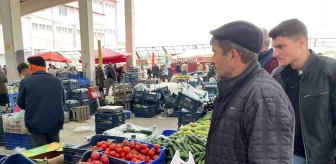 Afyonkarahisar'da Semt Pazarlarında Meyve ve Sebze Fiyatları Düşüşe Geçti