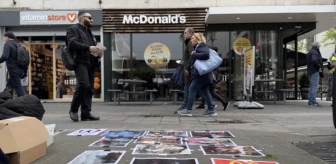 Avrupa ülkesinde McDonald's şubeleri önünde İsrail protestosu