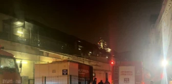 İstanbul Arnavutköy'de AVM'nin yemek katında yangın çıktı