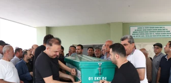 Adana'da açık kapıdan düşen kadının cenazesi toprağa verildi